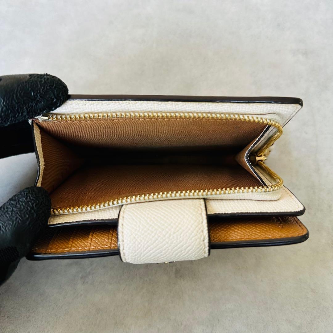 COACH ミディアム コーナー ジップ ウォレット　ホワイト系 12