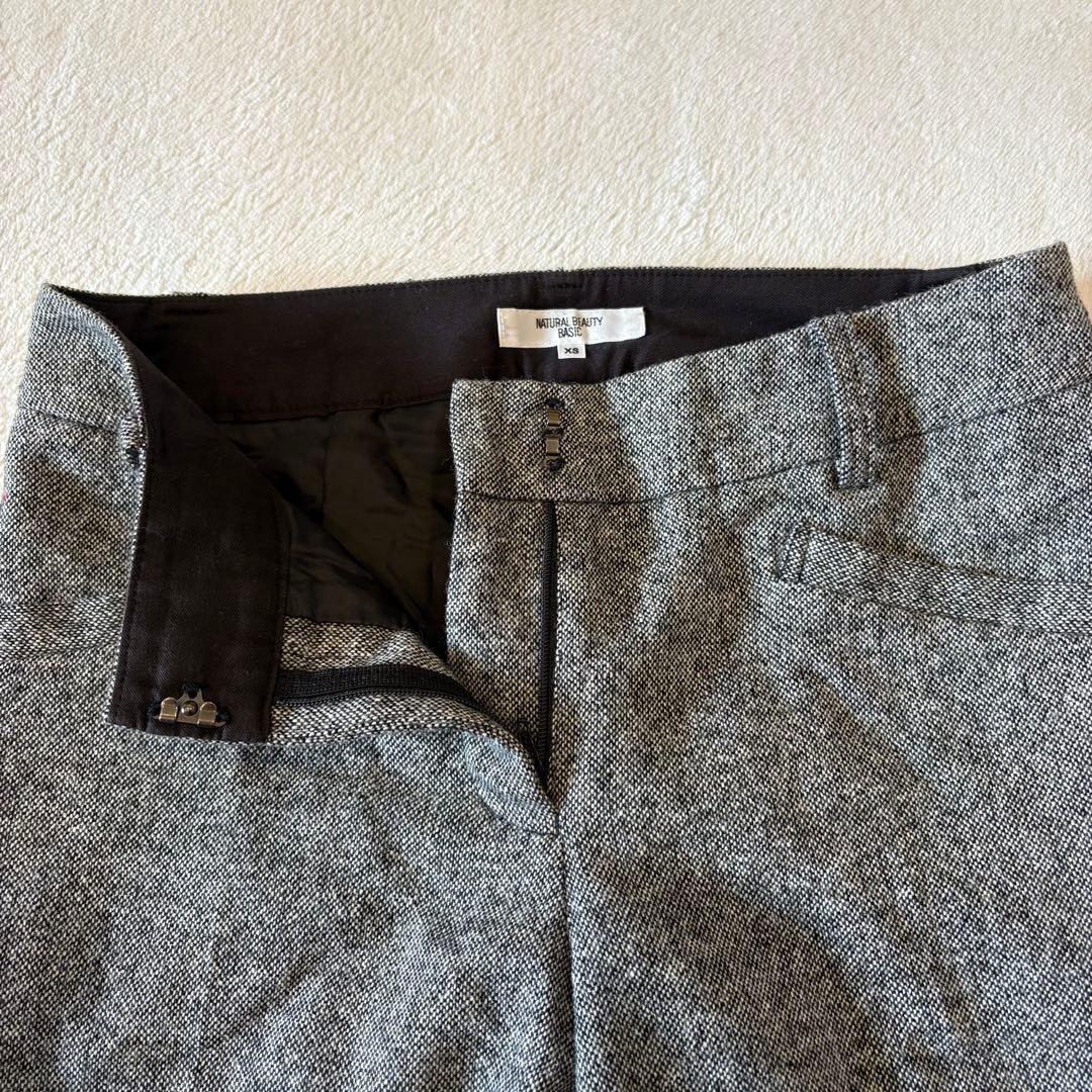 .ナチュラルビューティーベーシック テーパードパンツ グレー XS スラックス 5