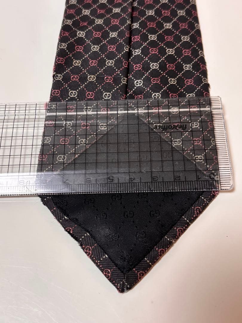 GUCCI ピンクホワイトGGパターン グレーネクタイ 12