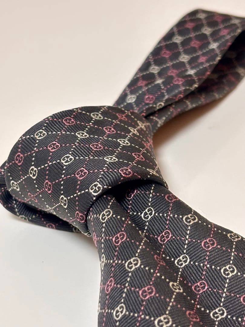 GUCCI ピンクホワイトGGパターン グレーネクタイ 9