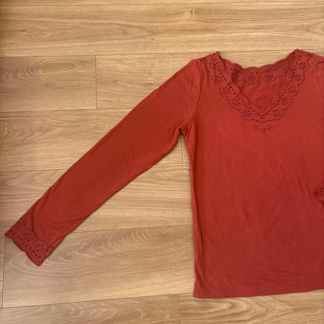 .ダブルクローゼット 長袖カットソー　ブラウス 赤 オレンジ　刺繍　無地 2