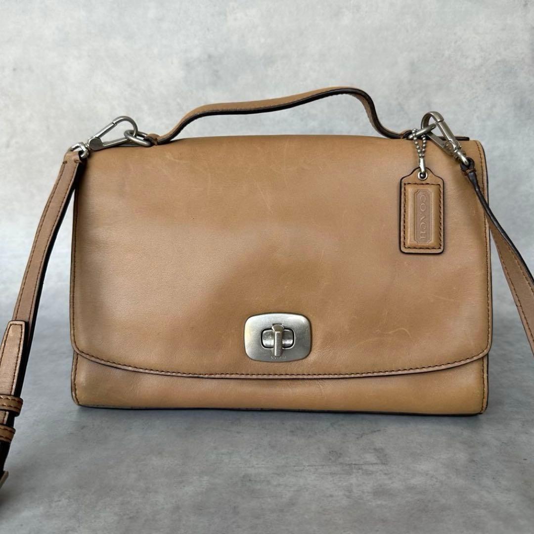 COACH Lacgacy Turn lock Saddle 2way Bag 2