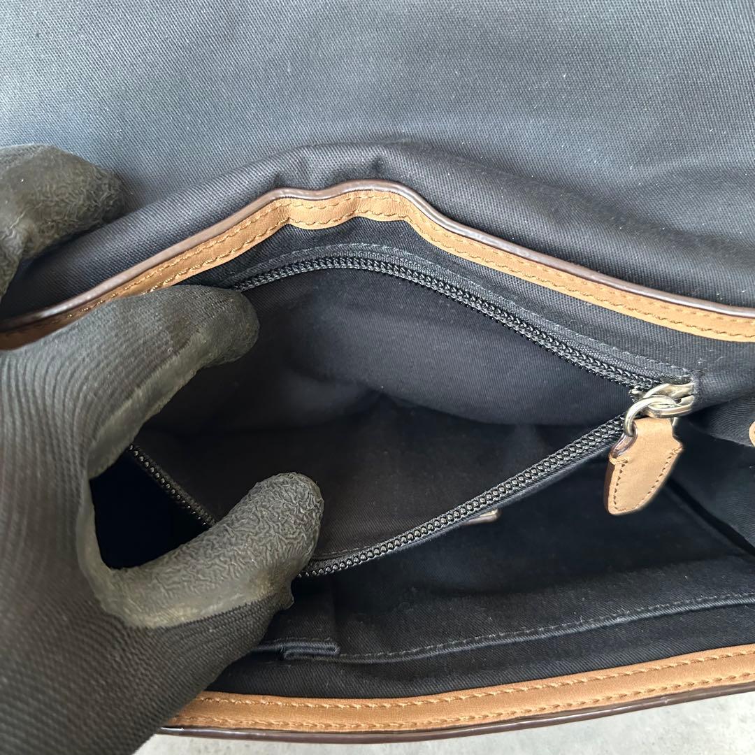 COACH Lacgacy Turn lock Saddle 2way Bag 16