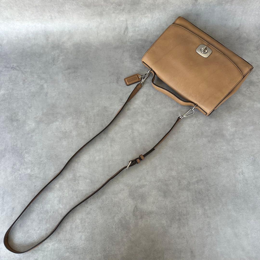 COACH Lacgacy Turn lock Saddle 2way Bag 6