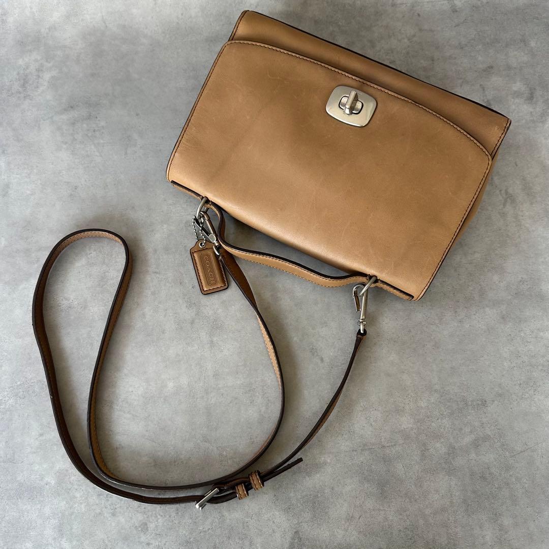 COACH Lacgacy Turn lock Saddle 2way Bag 7