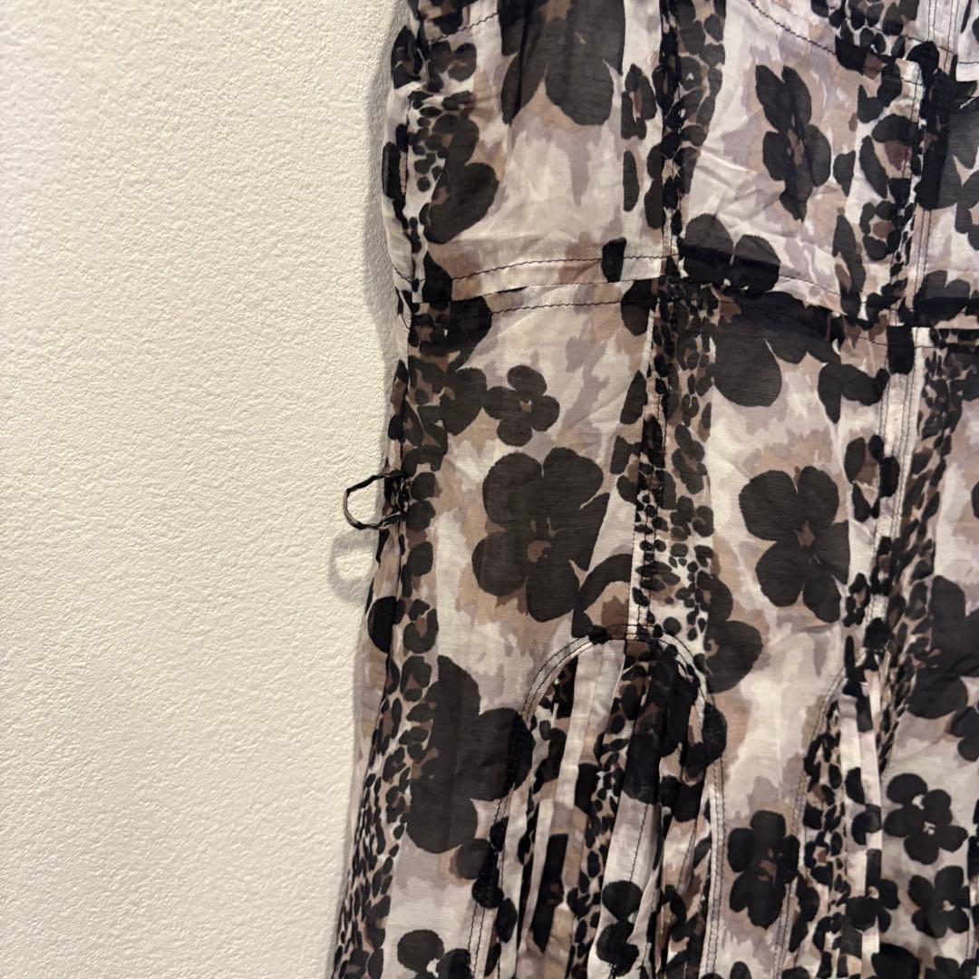 ルノー ノースリーブワンピース 膝丈　フレア　花柄 ベージュ 9号　M 上品 5