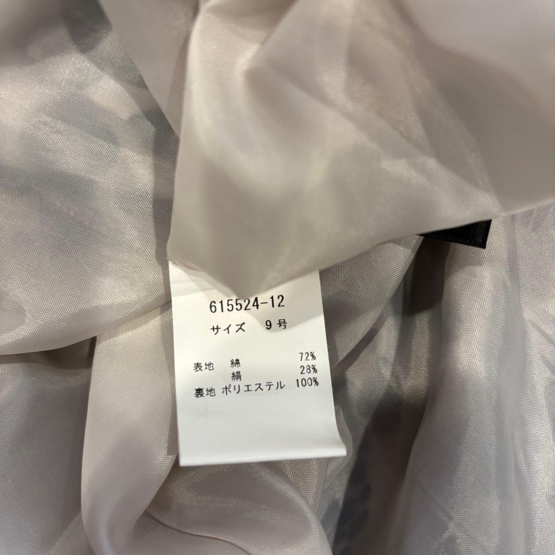 ルノー ノースリーブワンピース 膝丈　フレア　花柄 ベージュ 9号　M 上品 8