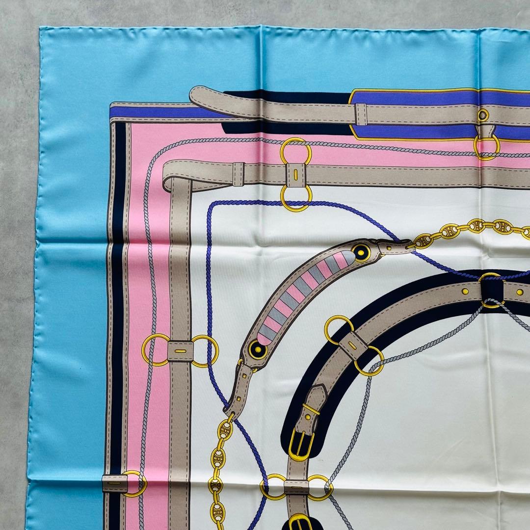 CELINE トリオンフ ベルト チェーン デザインシルクスカーフ 2