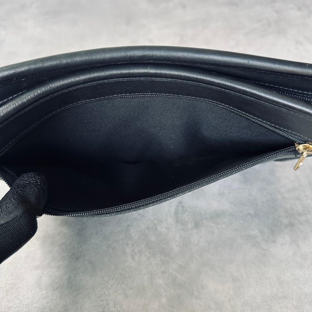 Vintage COACH Clutch Bag with Strap 13