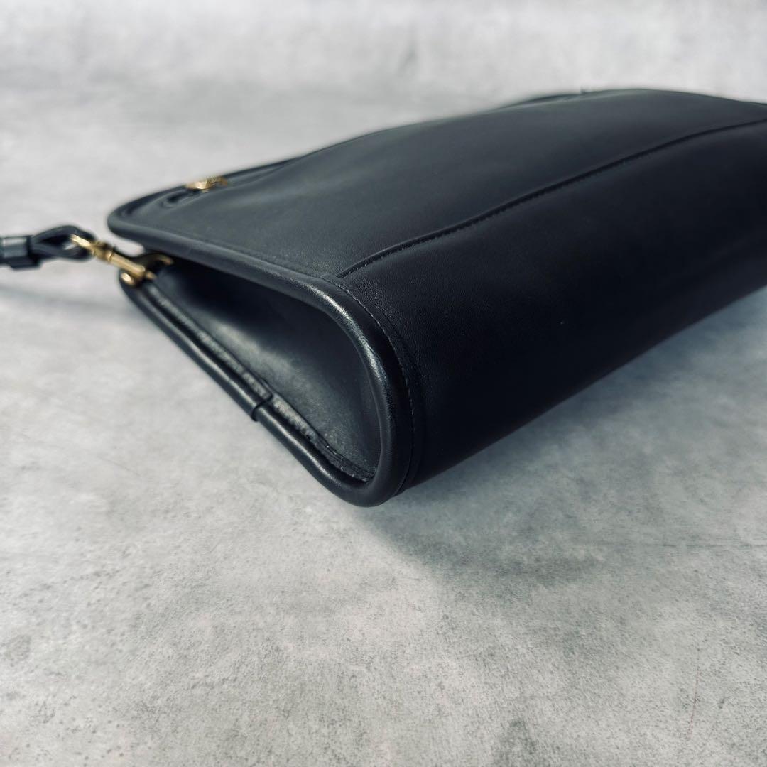 Vintage COACH Clutch Bag with Strap 8