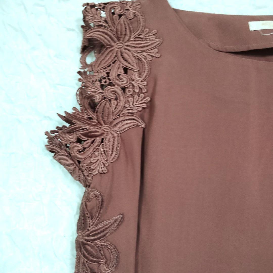 アストリアオディール 刺繍入りブラウンノースリーブトップス M 2