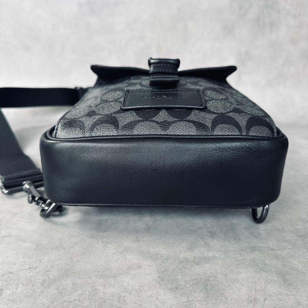 COACH Track Pack Signature Canvas 8